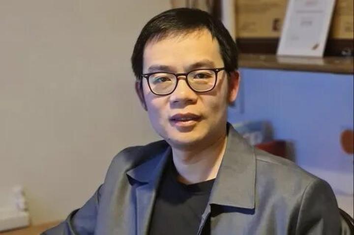 Triệu Lộ Tư cắt phăng mái tóc - Cảm hứng video marketing từ Hotspot Matrix
