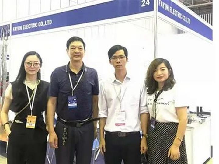 Hotspot Matrix và Thích mê Lào, Campuchia, nhưng chỉ khi đến Việt Nam khách Tây mới được